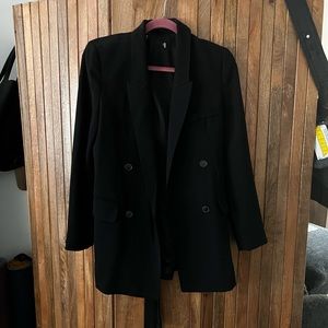Black fitted oversize blazer with tie